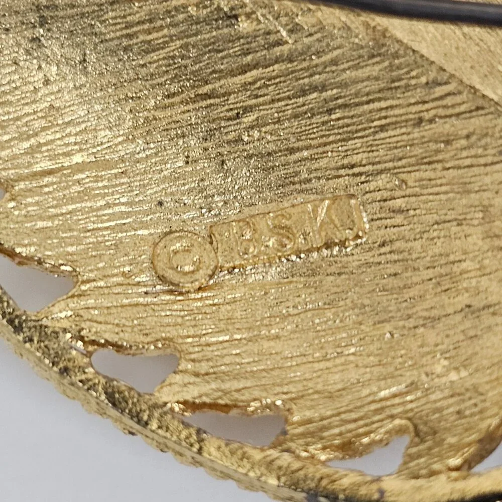 BSK Vintage Brooch Pin‎ Gold Tone Metal Leaf Textured Cutout Open Work Rope